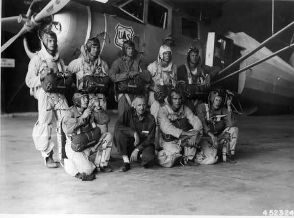 File:Smokejumpers, 1948.jpg