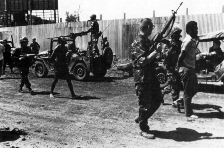 File:US Marines with prisoners Grenada 1983.jpg