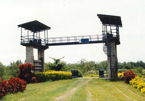 File:Asajaya Water Gate.JPG