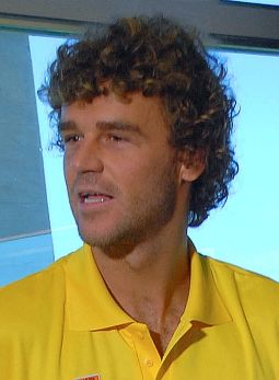 File:Gustavo Kuerten.jpg