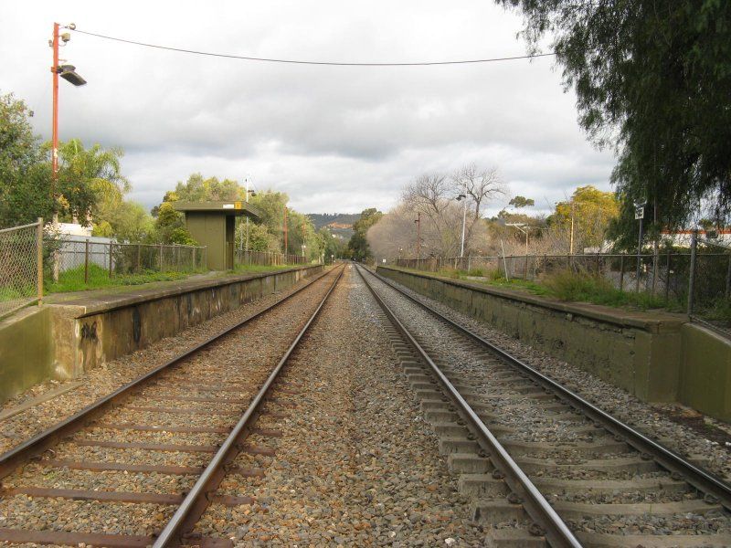 File:Hawthorn-LookingSouth-Aug08.JPG