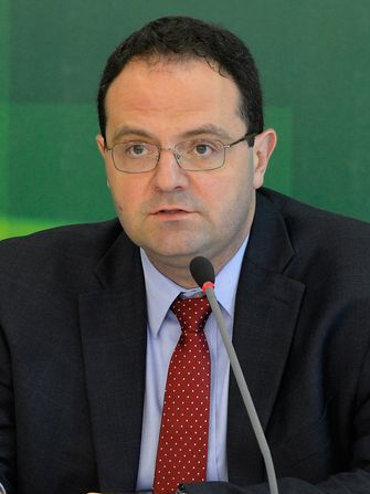 File:Nelson Barbosa 2014.jpg