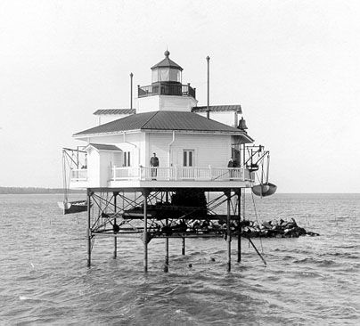 File:Ragged Point Light.jpg