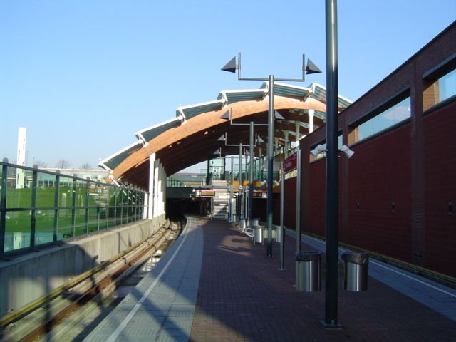 File:Station troelstralaan.jpg