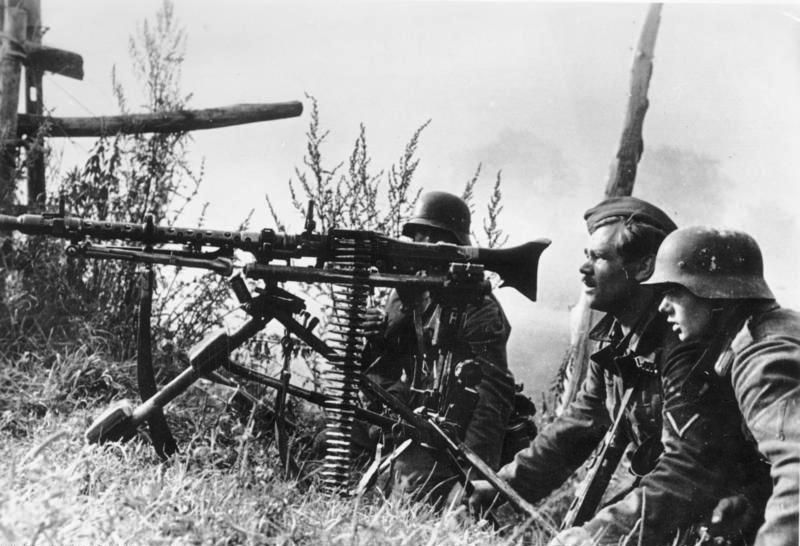 File:Bundesarchiv Bild 183-B21964, Russlandfeld, Soldaten mit MG.jpg