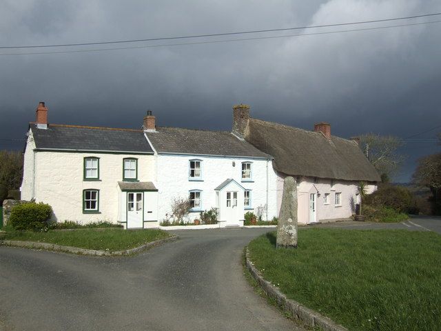 File:Mawgan Cross - geograph.org.uk - 418405.jpg