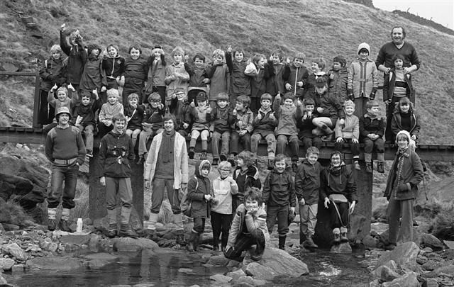 File:Meltham Cub Scouts, late 1970s (RLH).jpg