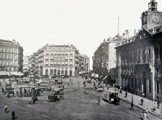 File:Puerta del Sol 1860 2-550x406.jpg