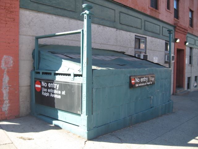 File:Ralph Avenue Closed Entrance.jpg