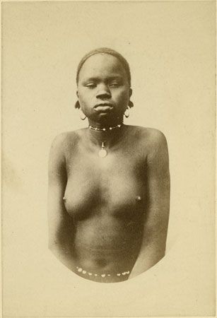 File:Richard Buchta - Dinka girl.jpg