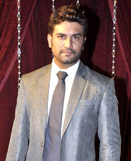 File:Sharad Kelkar at Zee Rishtey Awards 2012.jpg