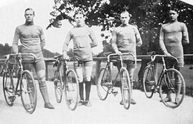 File:1912 Swedish cycling team.JPG