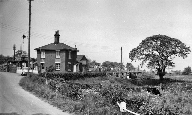 File:Brampton suffolk railway station1884640 0fd110f3.jpg