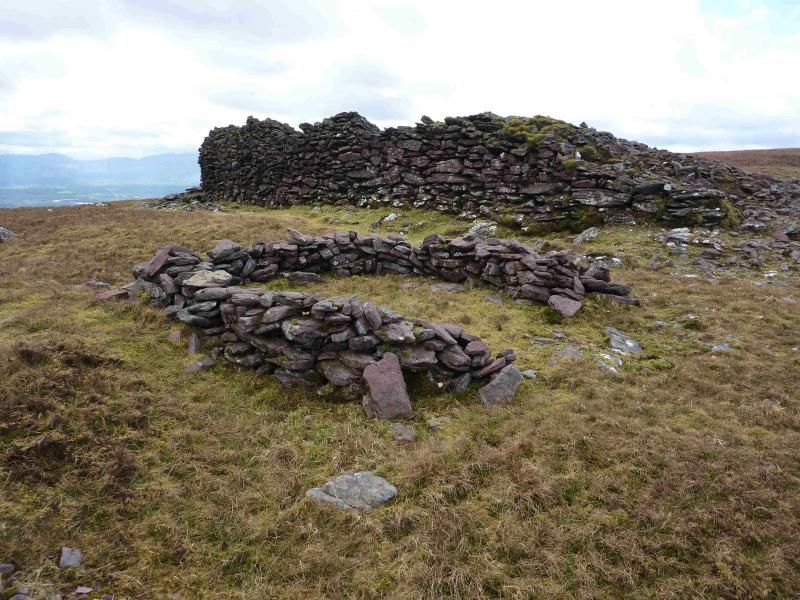 File:Caherconree Promontory Fort Ruins.jpg