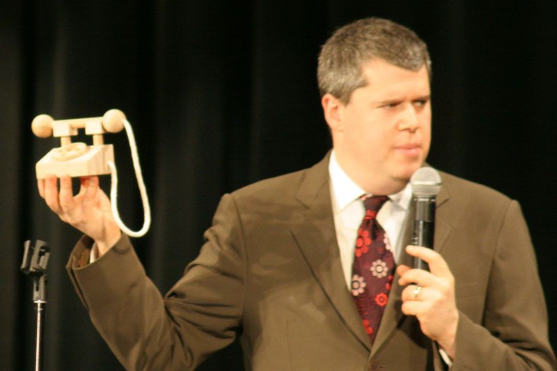 File:Daniel Handler calling Lemony Snicket 2006-10-28.jpg