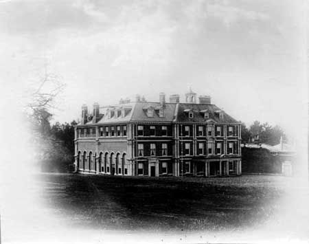 File:Hall Barn Beaconsfield Buckinghamshire.jpg