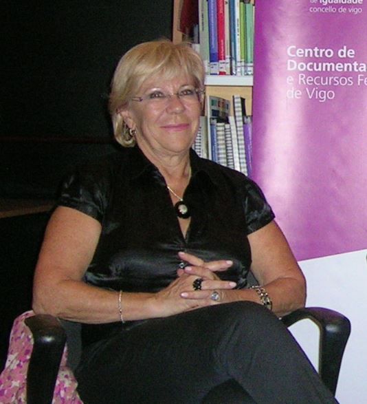 File:Isaura Abelairas (2013, Vigo).jpg