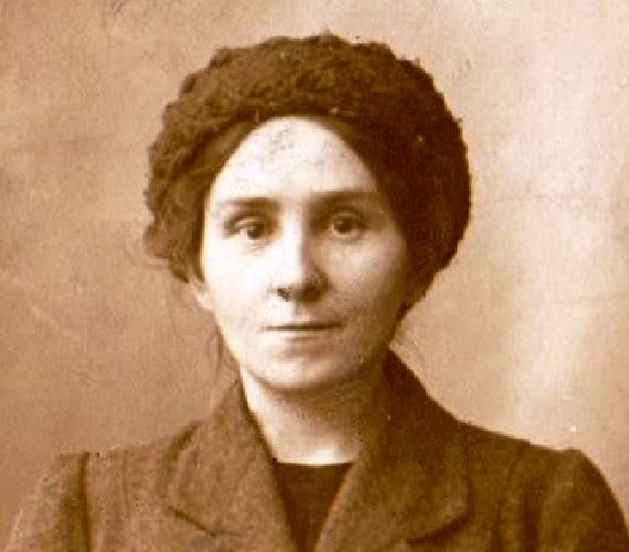 File:Katharina Roth, ca. 1915.JPG