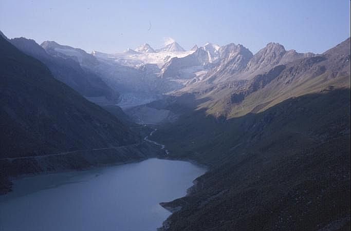 File:Le lac et le glacier de Moiry.jpg