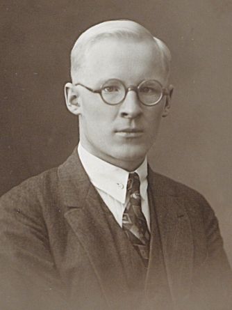 File:Oskar Loorits, 1920s.jpg