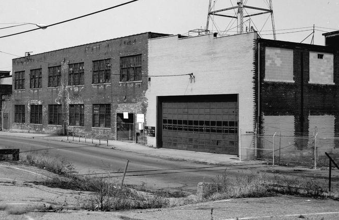 File:REO Motor Car Factory 1906.png