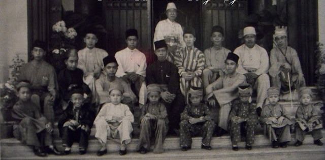 File:Sultan Alauddin Sulaiman Shah children.jpg