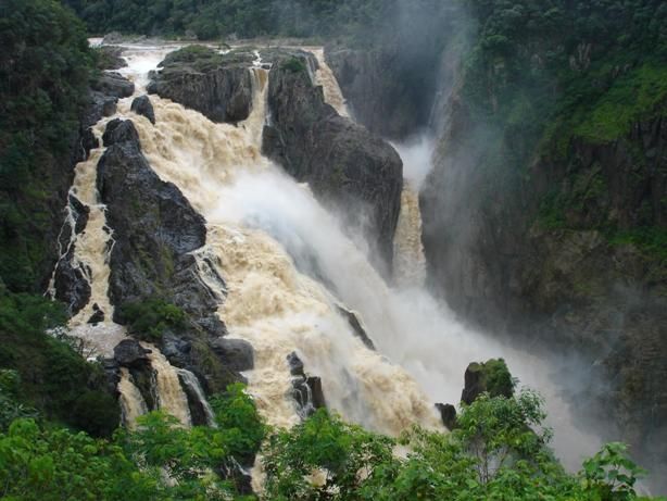 File:Barron falls january2005.JPG