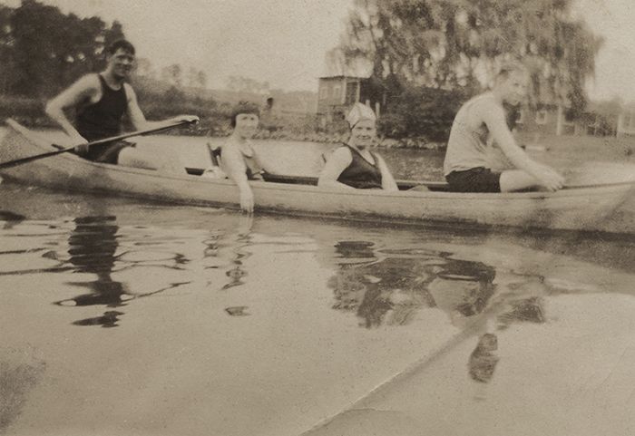 File:Canoeing.jpg