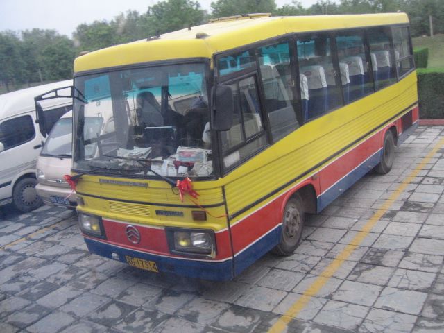 File:Ex-Bafangda XMQ6702B at Qinglonghu (20080509130625).JPG