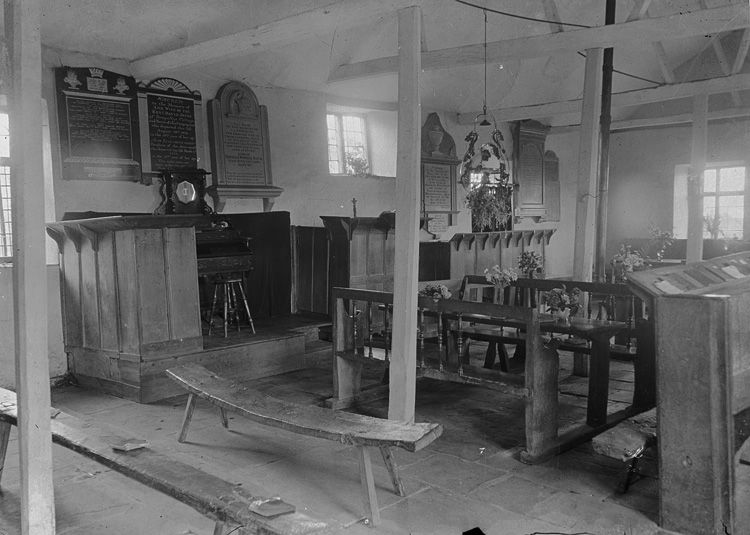 File:Interior of Maesyronnen chapel, Glasbury (3423319731).jpg