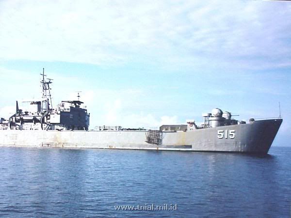 File:KRI Teluk Sampit (515).jpg