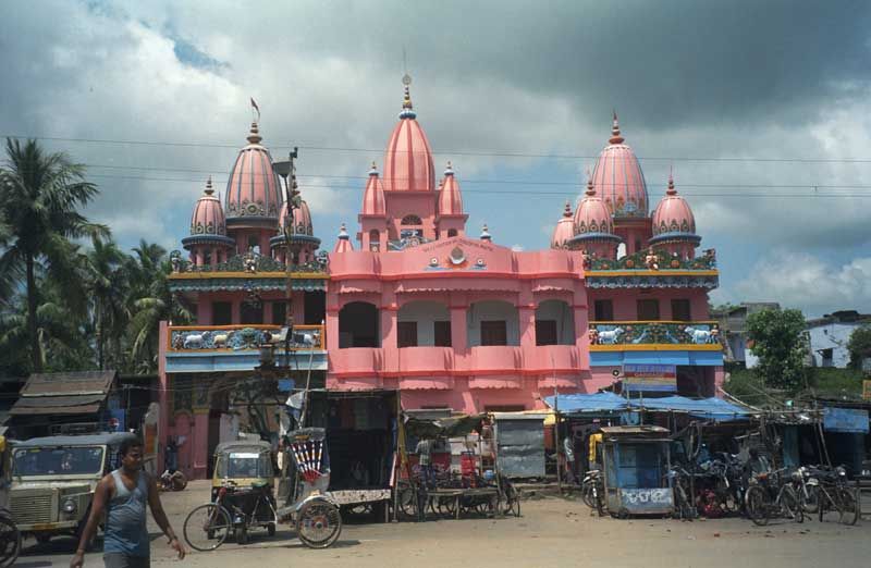 File:Puri-gaudiya-math.jpg