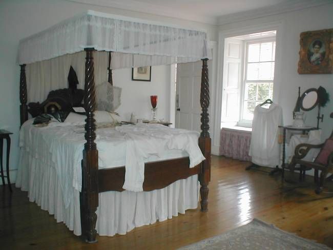 File:Sunbury bedroom1.JPG