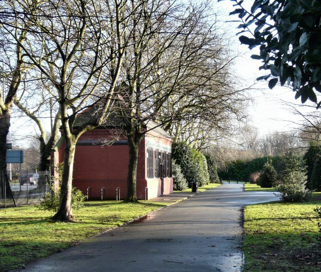 File:Vernon Park - geograph.org.uk - 1128598.jpg