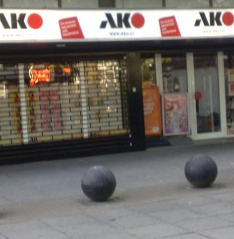 File:AKO-winkel aan de Buitenveldertselaan in Amsterdam (2009).jpg