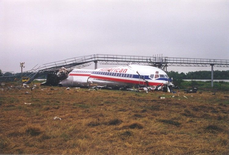 File:American Airlines Flight 1420.jpg