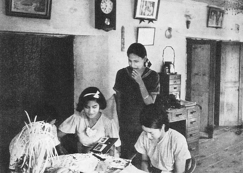 File:Chamorro girls in 1930s.JPG