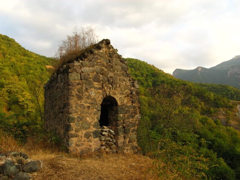 File:Khndzristan shrine.jpg