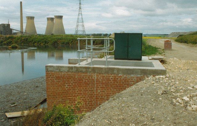 File:Knostrop No.1 Lagoon (geograph 4696885).jpg