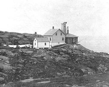 File:Manana Island Sound Signal Station ME.JPG