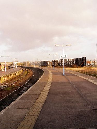 File:Platform2greatyarmouth.jpg