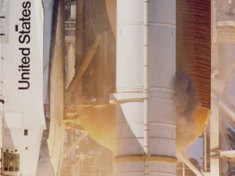 File:STS-51-L grey smoke on SRB.jpg