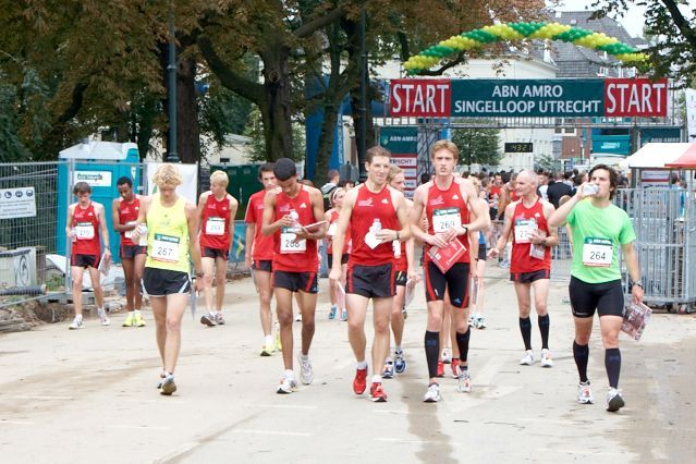 File:Singelloop Utrecht 2010 - runners.jpg