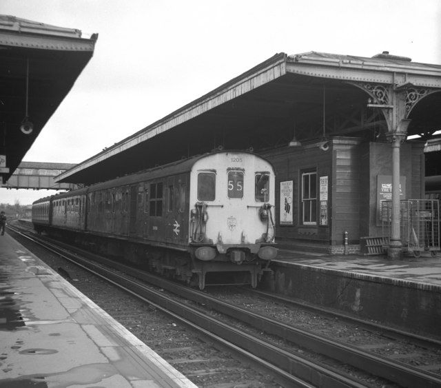 File:Tadpole unit at guildford.jpg