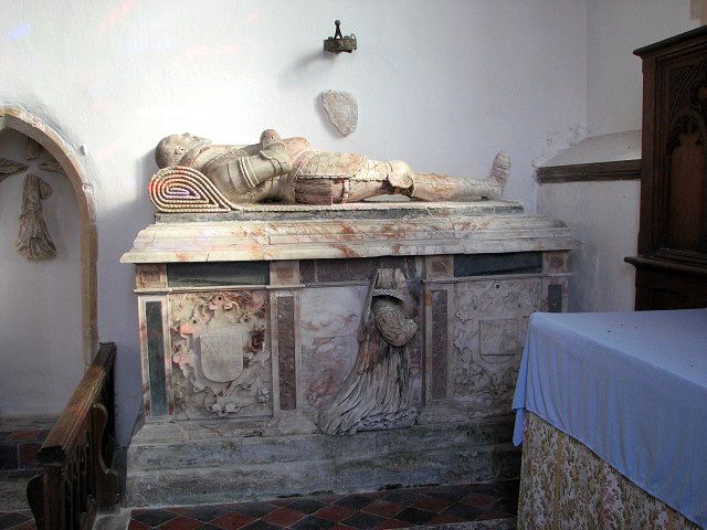 File:Tomb of Sir Clement Paston.jpg