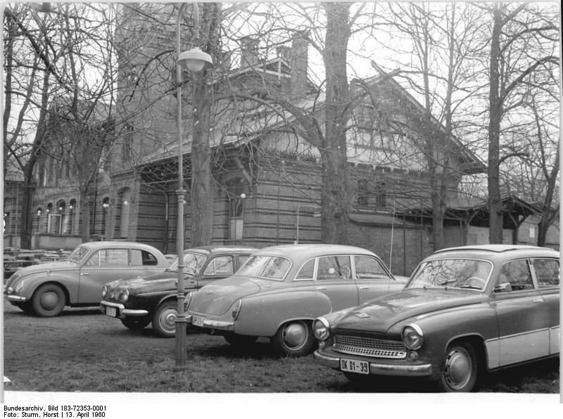 File:Bundesarchiv Bild 183-72353-0001, Berlin, Treptow, Gaststätte "Eierhäuschen".jpg