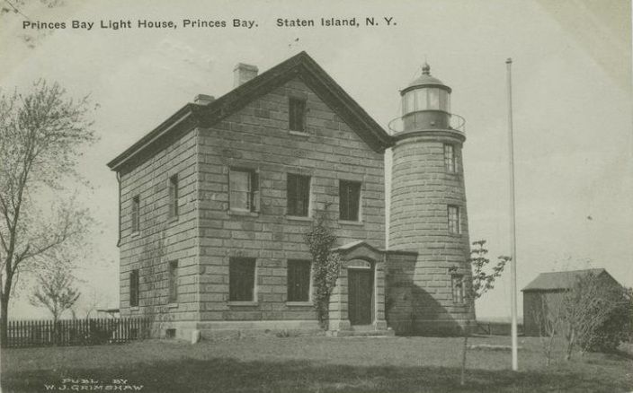 File:Light house, Prince's Bay, Staten Island.jpg