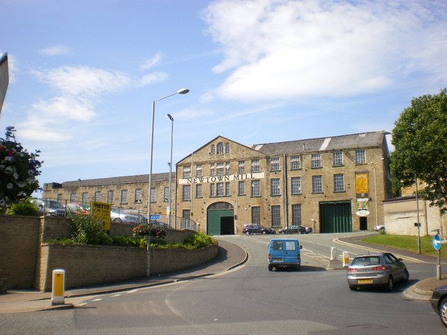 File:Newton Mill - geograph.org.uk - 1389051.jpg