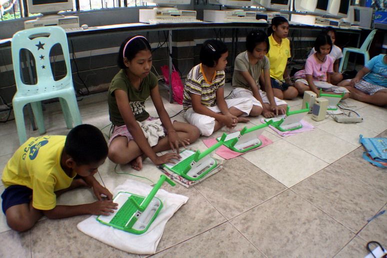 File:OLPC pilot Thailand - Ban Samkha 01.jpg