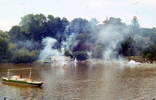 File:Peasholm Park (Naval battle0.jpg